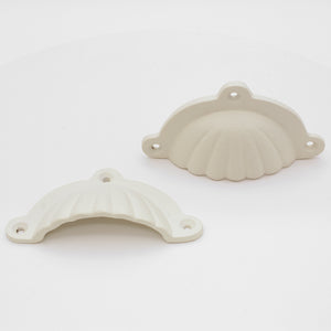 [Pull IR8357] Solid Cast Iron Vintage Sea-Shell Cup Pull (3 3/8 Inch)